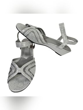 David Tate Silver Metallic Slingback Sandals. Size 13M